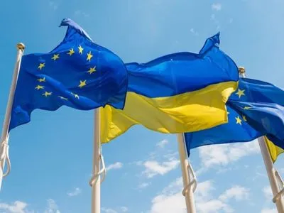 Украина и ЕС продлили еще на год действие "транспортного безвиза"