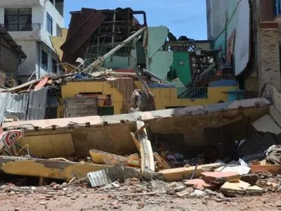 Внаслідок сильного землетрусу в Еквадорі загинули щонайменше 12 людей