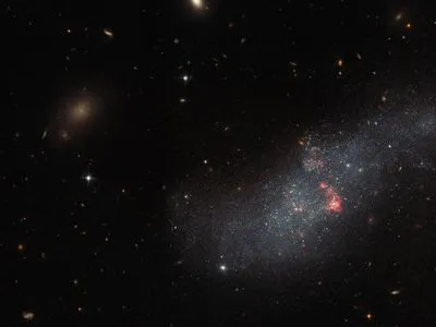 Телескоп Хаббл зафільмував карликову галактику
