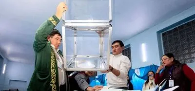 Правящая партия Казахстана набрала 53,5% голосов на выборах - экзитполл