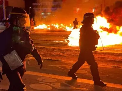 Протесты во Франции из-за пенсионной реформы: правоохранители применили слезоточивый газ против митингующих
