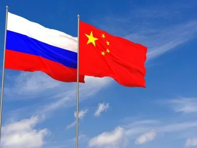 "Зачем помогать россии, которая переживает цивилизационный крах?": Подоляк о вероятных поставках оружия рф Китаем