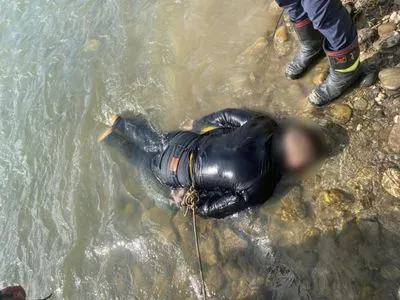 Пытался незаконно пересечь границу: на Закарпатье в реке утонул мужчина