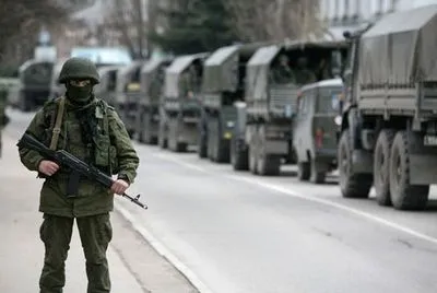 На Херсонщине оккупанты продолжают грабить гражданских: отбирают легковушки с прицепами и грузовики