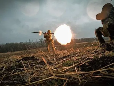 Украинские военные отбили более 50 атак на основных направлениях наступления врага