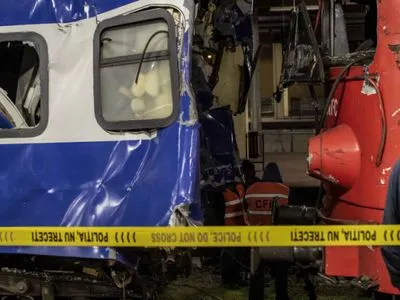 В Румынии локомотив врезался в пассажирский вагон