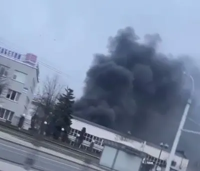 У мінську спалахнула масштабна пожежа