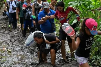 Панама повідомила про сплеск міграції до США через "смертоносні" джунглі