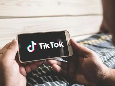 В Эстонии запретят использовать приложение TikTok на телефонах госслужащих