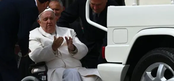 Папа Франциск перебуває у лікарні для планових аналізів -  Ватикан