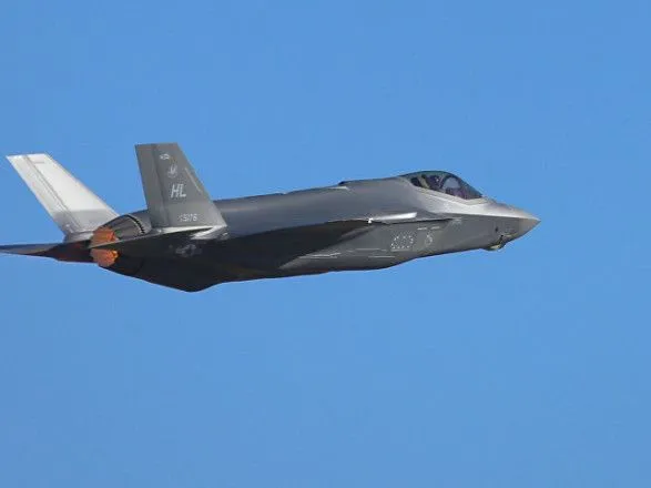 Тільки половина винищувачів F-35 готові до виконання завдань – Bloomberg