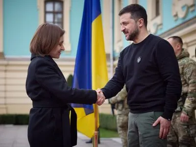 Зеленский встретился с Санду: говорили о новом железнодорожном коридоре между Украиной и Молдовой