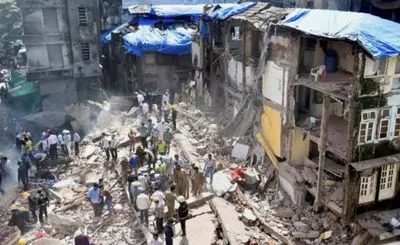 Внаслідок обвалу підлоги у храмі в Індії загинули 13 осіб