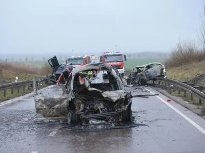 Страшная авария в Германии: семь человек сгорели заживо при столкновении трех автомобилей