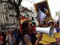В Португалии тысячи людей протестуют против жилищного кризиса