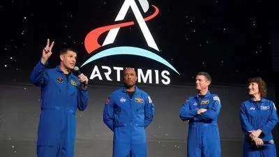 NASA назвало команду из четырех астронавтов для первой пилотируемой миссии вокруг Луны