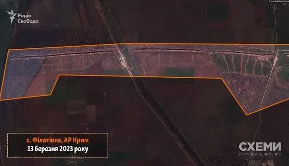 На севере Крыма обустроили двойную линию окопов: что видно со спутника