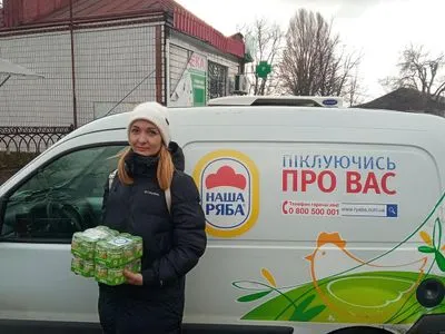 "Наша ряба" и "МХП-Громаді" передали детское питание для семей ВПЛ с Днепропетровщины