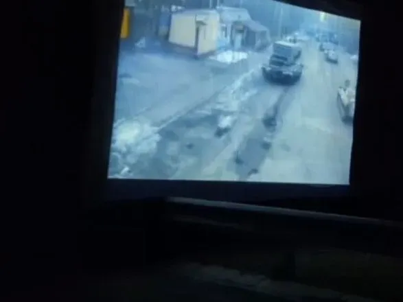 На границе с беларусью поставили большой проектор: на нем показывают российские преступления