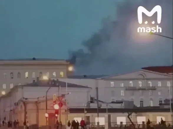 В москві заявляють, що причиною пожежі в будівлі міноборони рф став чайник