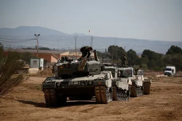 Доставка затягивается: 6 испанских танков Leopard отправятся в Украину во второй половине апреля