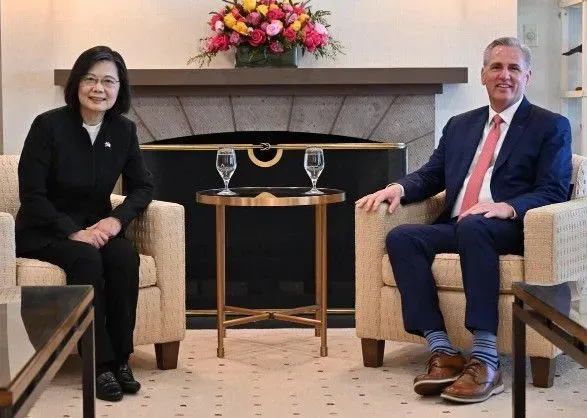 Спікер Палати представників США та лідер Тайваню провели зустріч на тлі напруженості з Китаєм