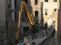 Обвал дома в Марселе: под завалами обнаружили четырех погибших
