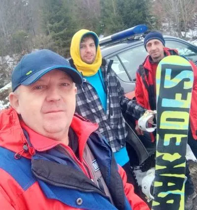 Двоє сноубордистів з Києва загубилися на гірськолижному курорті Драгобрат: їх знайшли рятувальники