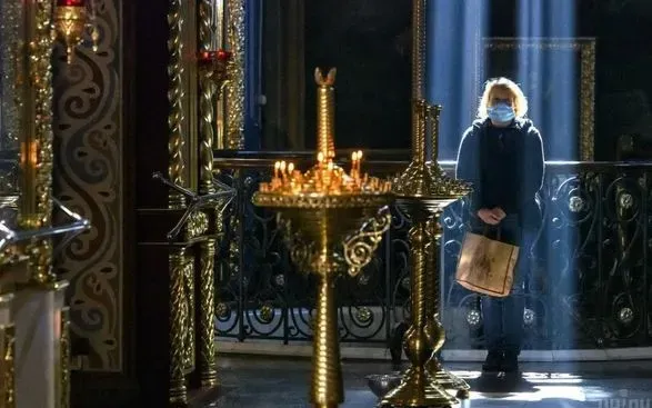 В Киеве на Пасху верующим разрешили оставаться в храмах на ночь