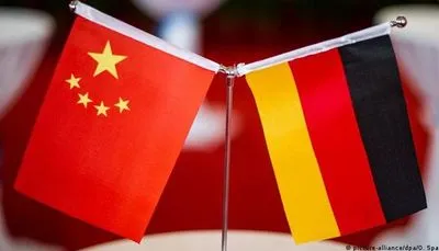 Голова МЗС Німеччини Бербок обговорить питання України під час візиту до Китаю