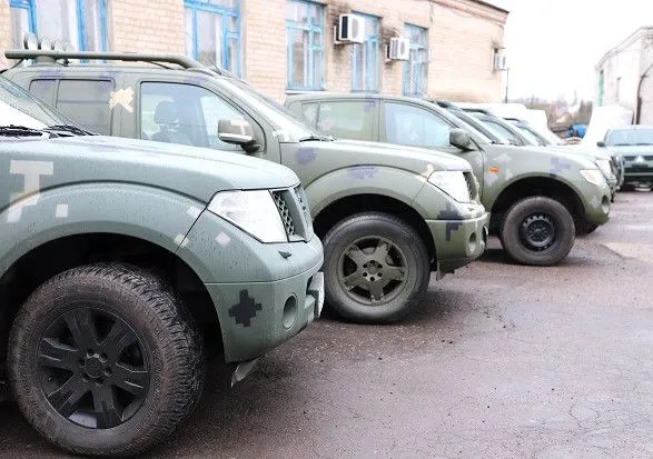 Благодійний Фонд Едуарда Мкртчана відправив на фронт 20 автомобілів, обладнаних для ведення бойових дій