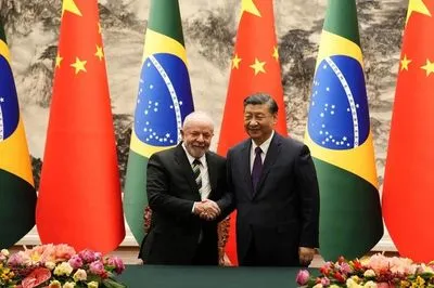 Президенти Бразилії та Китаю на зустрічі закликали до мирних переговорів в Україні