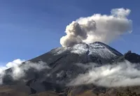 Стовп попелу сягнув майже 7 км: у Мексиці прокинувся небезпечний вулкан Попокатепетль