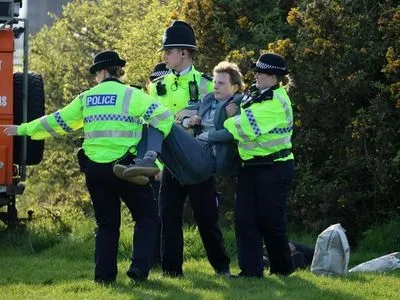 Протестувальники затримали початок "Великих національних скачок" у Великій Британії: 118 осіб заарештовано
