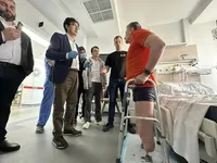 У Львові вперше в Україні пацієнту вживили протез у кістку