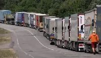 Польша возвращает в Украину грузовики с зерном и продуктами