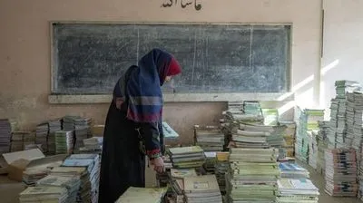 Талибы приостановили деятельность школ, принадлежащих неправительственным организациям