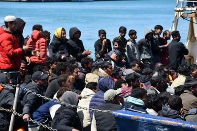 Італійська берегова охорона врятувала близько 600 мігрантів у Середземному морі
