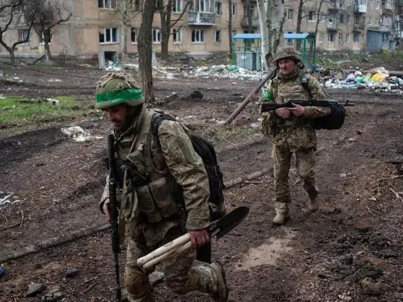 Ворог продовжує наступати на чотирьох напрямках: українські військові відбили близько 30 атак