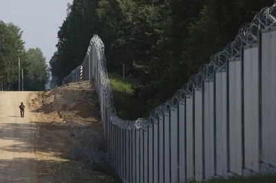 Польша строит электронный барьер на границе с россией