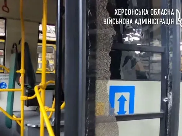 рашисты нанесли удар по автобусному парку в Херсоне: в ОВА показали последствия