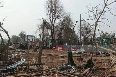 Редкий сильный торнадо недалеко от столицы Мьянмы унес жизни 8 человек