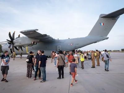 Евакуація з Судану: у Джибуті прибув французький літак