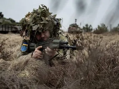 Найзапекліші бої тривають за Бахмут та Мар’їнку: українські військові відбили понад 45 атак на трьох напрямках