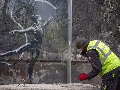 В Ірпені демонтують будинок з графіті Бенксі: що буде з малюнком