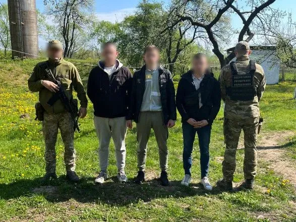 Задержаны 11 "патриотов", которые пытались незаконно пересечь госграницу на Закарпатье