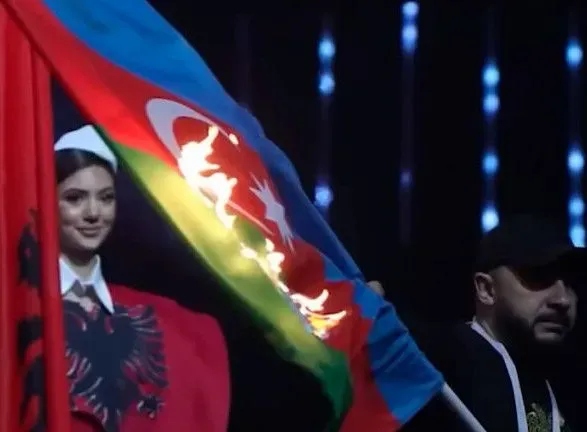 Путіністу в Єревані пробачили наругу над прапором Азербайджану