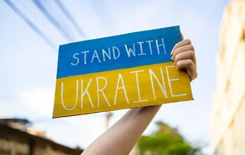 Украинцы стали меньше донатить на ВСУ: социолог объяснил, действительно ли это так