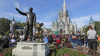 Disney подает в суд на губернатора Флориды ДеСантиса из-за захвата парка