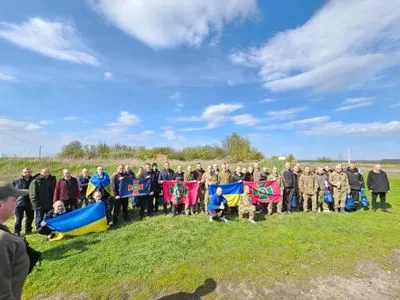 Україна повернула з полону ще 44 людини